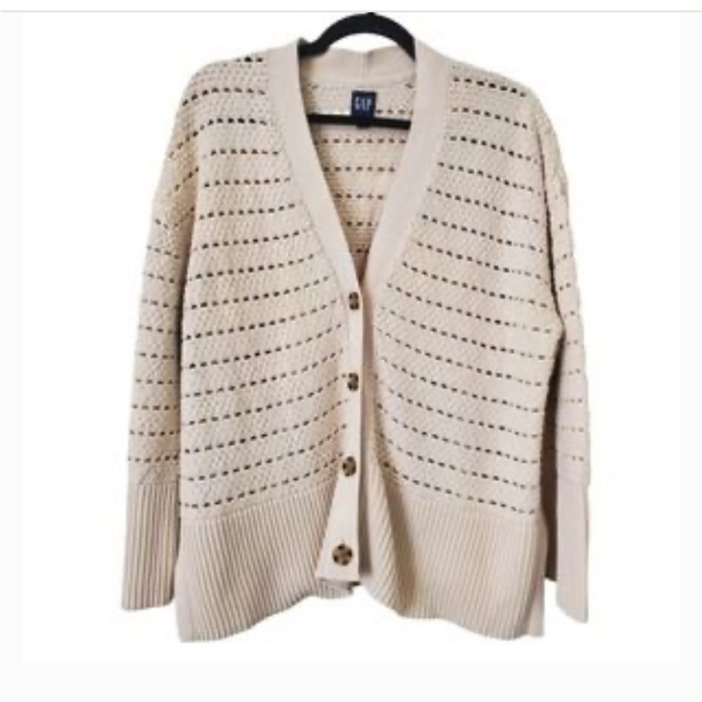 EUC GAP open crochet knit cardigan. 100% cotton . Size Small. Color is Beige